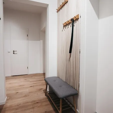 Atlas 5 Oberhausen, 3 Zimmer, Naehe Bahnhof, Westfield Centro Appartement